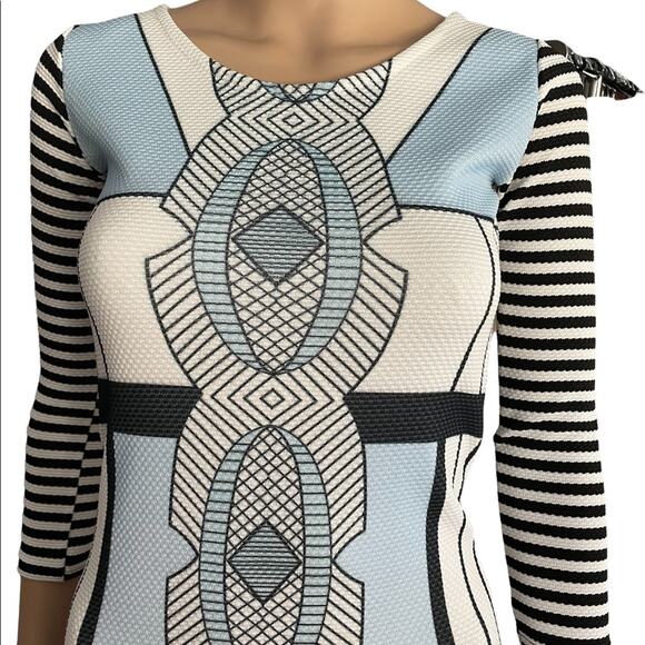 Bebo White Textured Pattern 3/4 Sleeve Bodycon Mini Dress - Picture 5 of 10